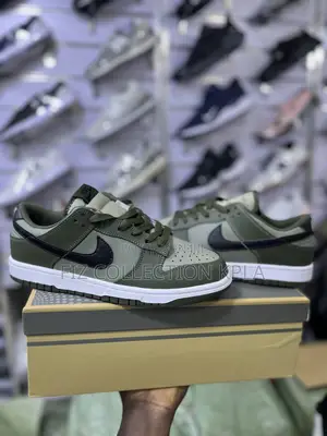 Nike Dunk Low Retro Cargo Khaki – Green/Black Sneakers