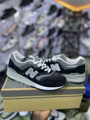 New Balance 997 MADE in USA – Black/Grey Premium Sneakers