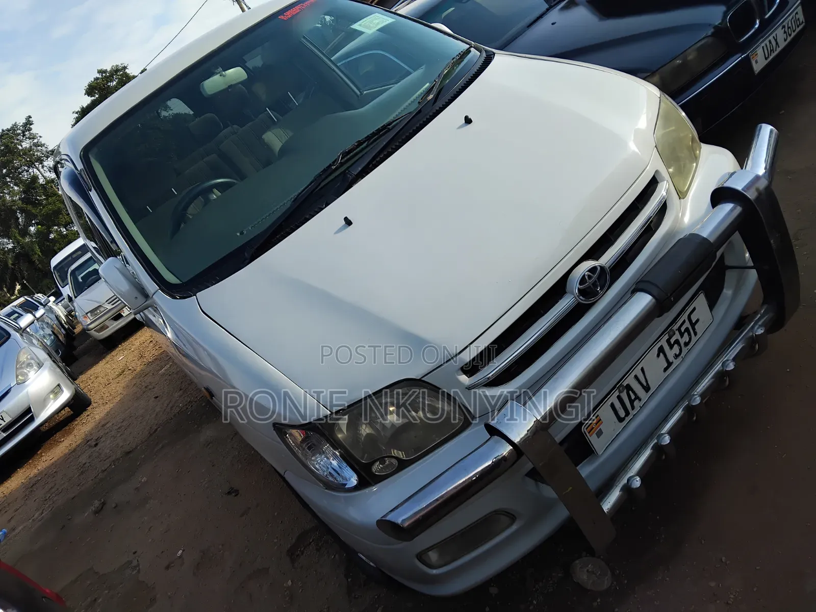 Toyota Noah 2001 White
