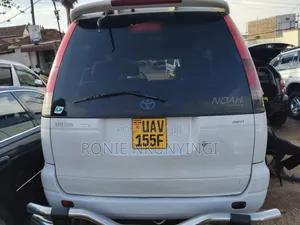 Toyota Noah 2001 White