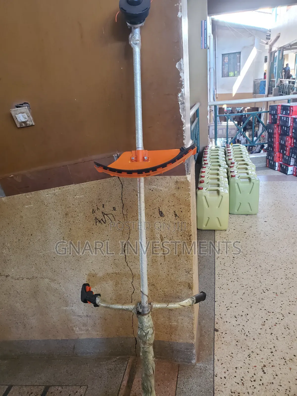 Petro Powered Cutter and Grass Trimmer / Land Scapper