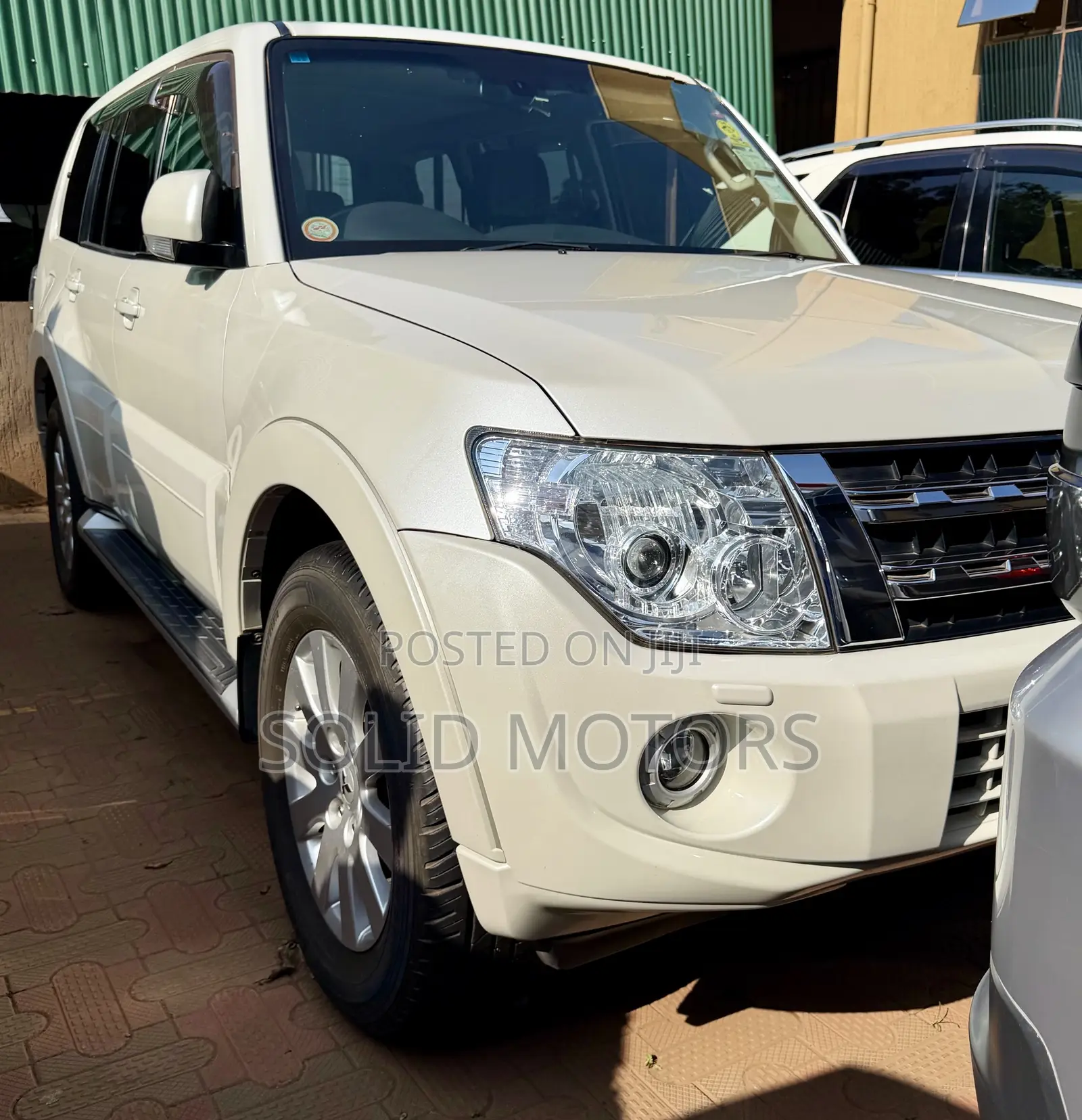 Mitsubishi Pajero 3.2 Di-Dc GLS 2012 White