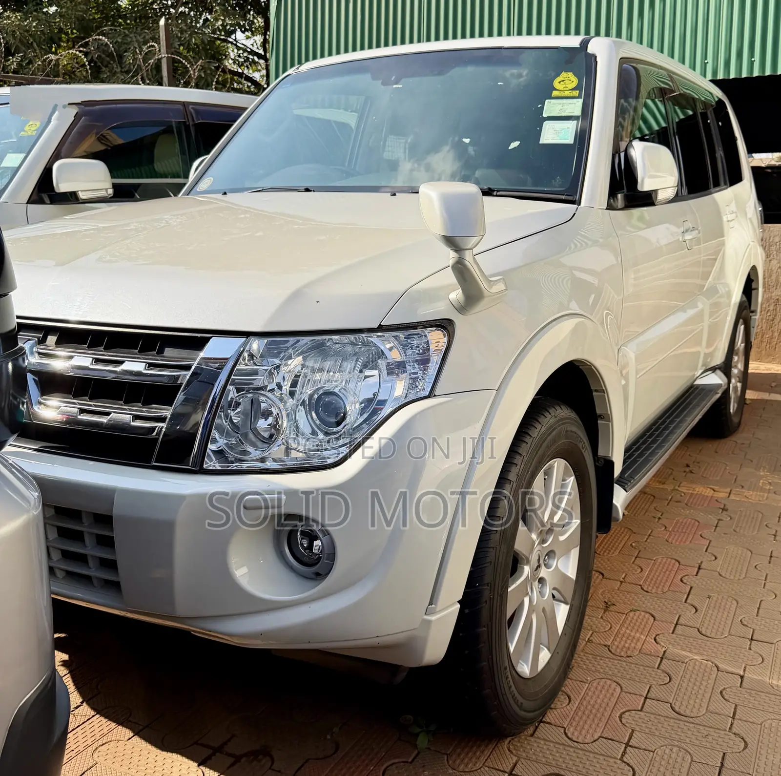 Mitsubishi Pajero 3.2 Di-Dc GLS 2012 White