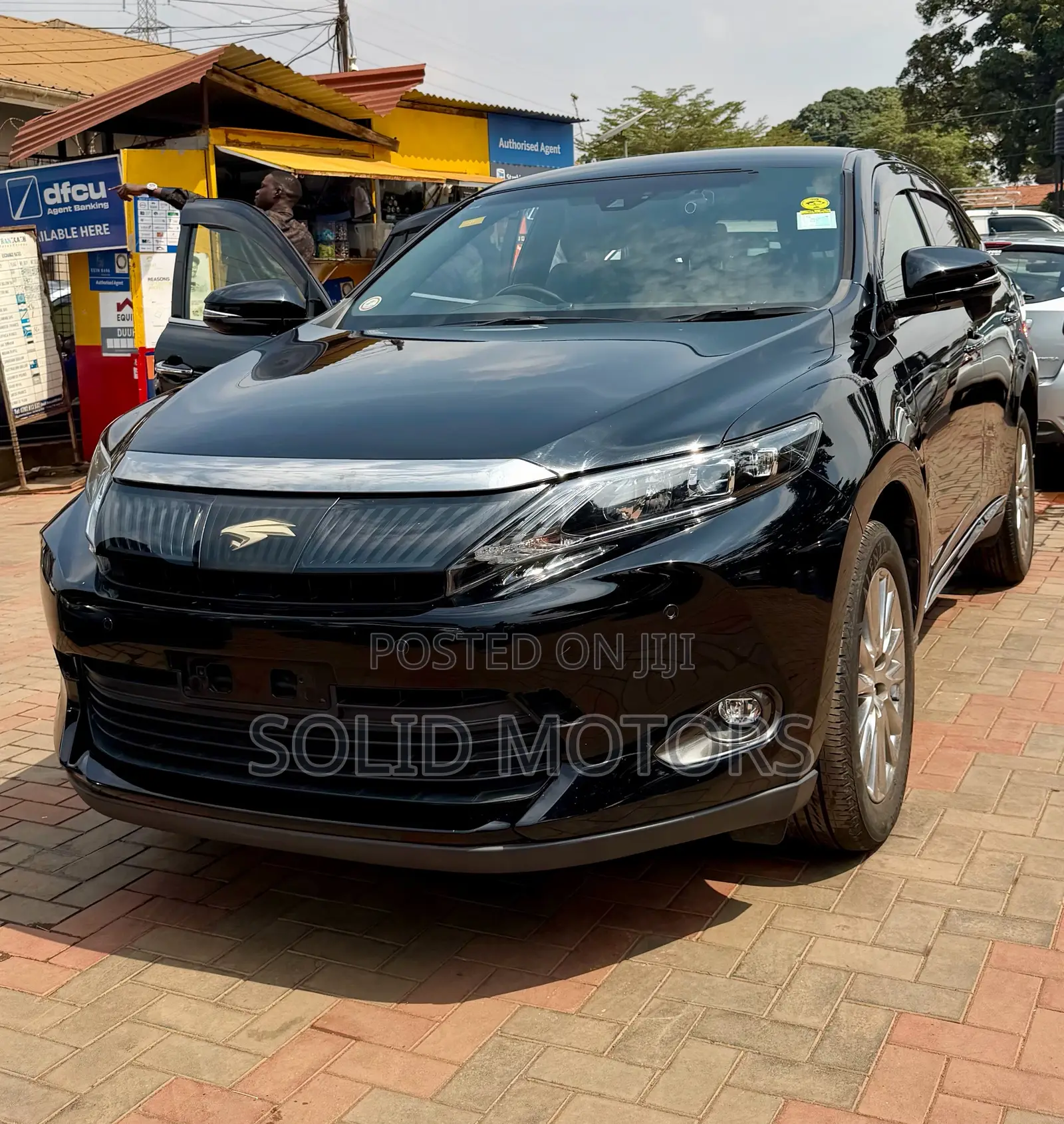 Toyota Harrier 2.0 2017 Black