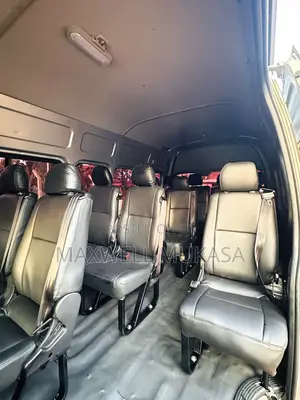 Toyota HiAce 2011 Silver