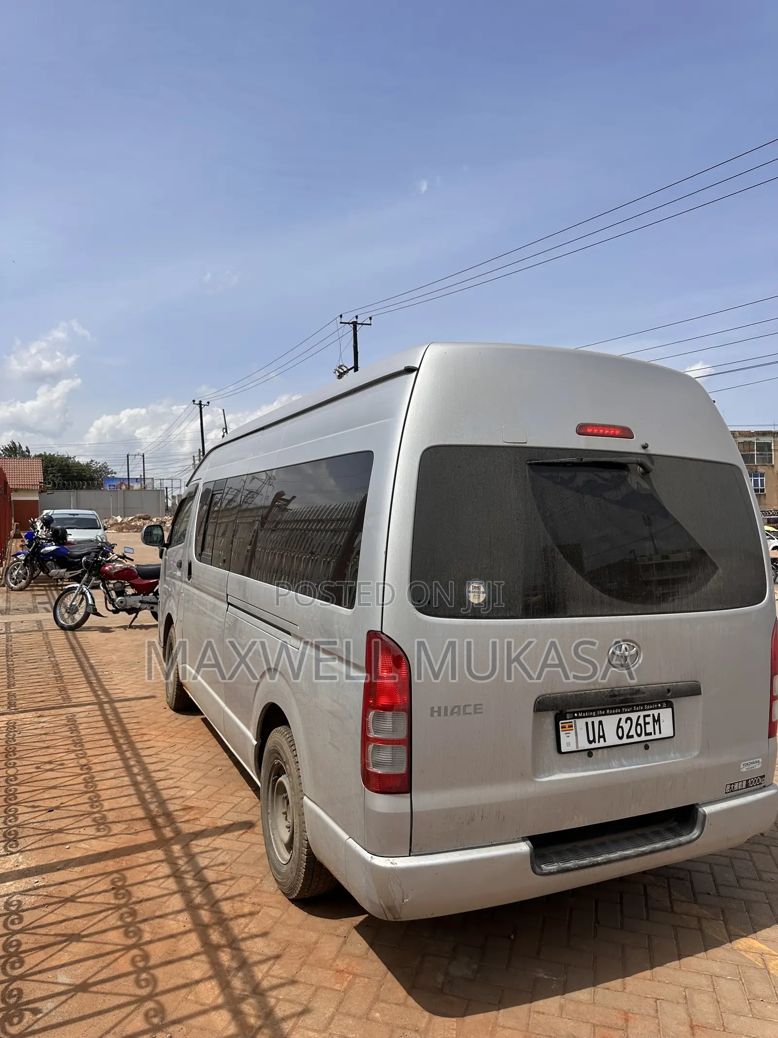 Toyota HiAce 2011 Silver
