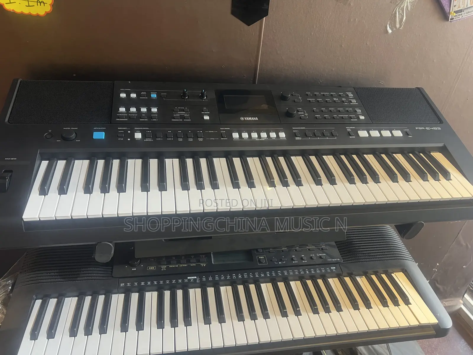 Piano Yamaha 483