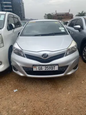 Toyota Vitz 1.0 FWD 3dr 2012 Silver