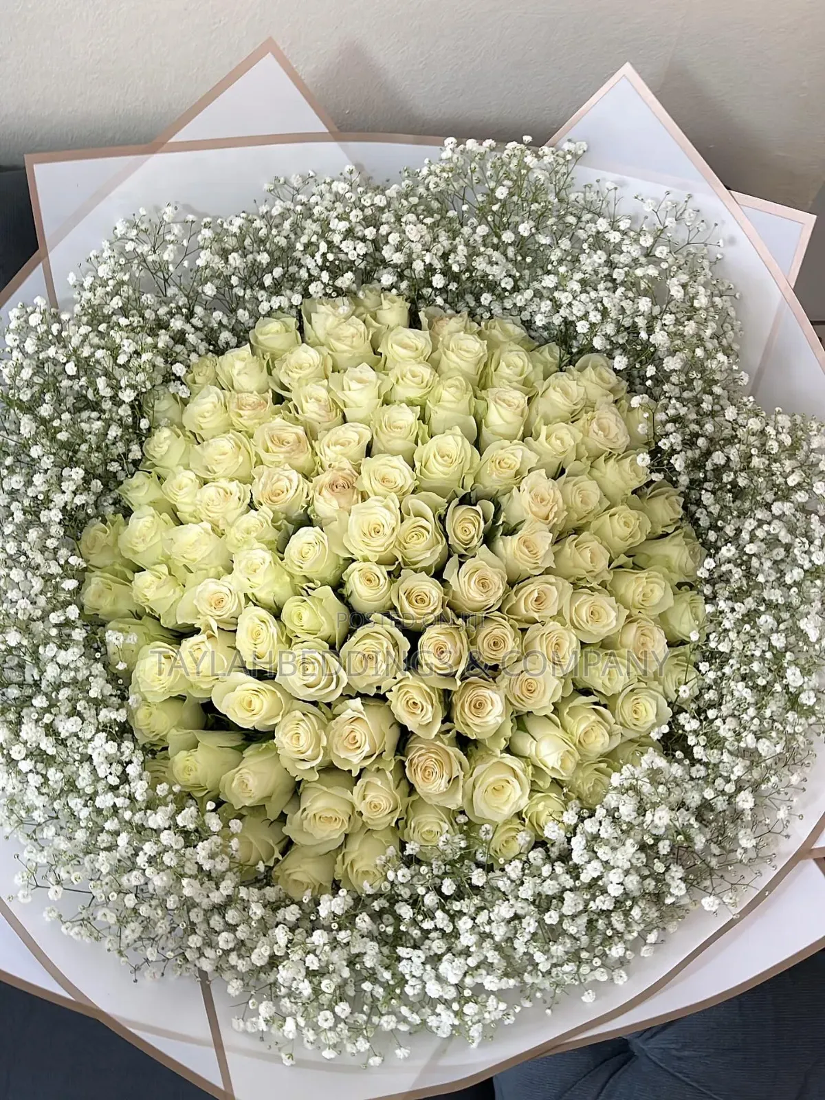 Snowdrift White Roses Perfect for Different Occasions