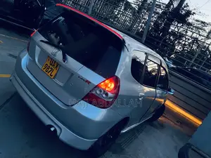 Honda Fit Aria 2004 Silver