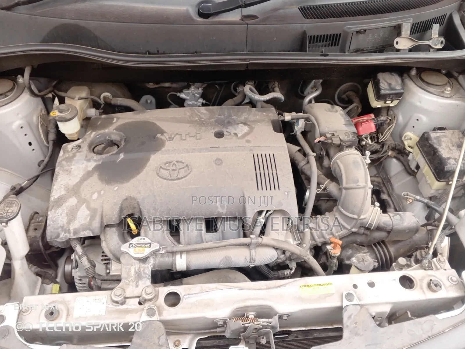 Toyota Sienta 2011 Silver