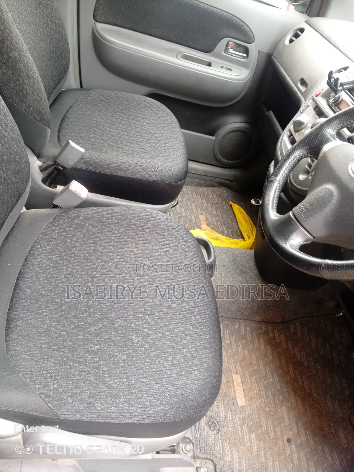 Toyota Sienta 2011 Silver