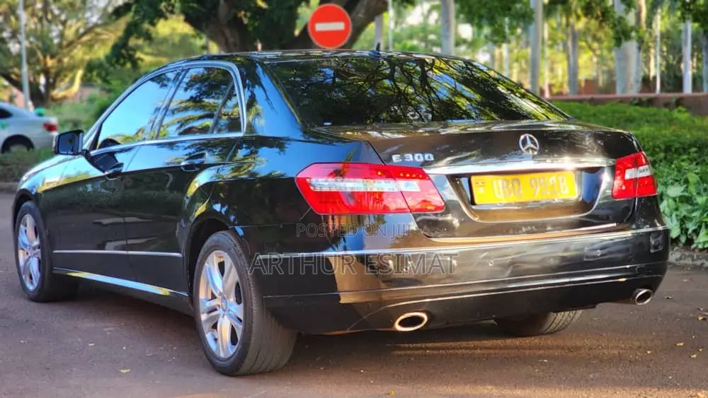 Mercedes-Benz E300 2010 Black