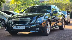 Mercedes-Benz E300 2010 Black