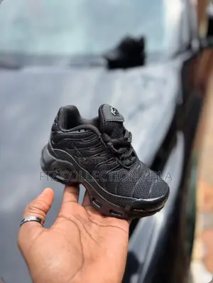Kids Black Nike TN