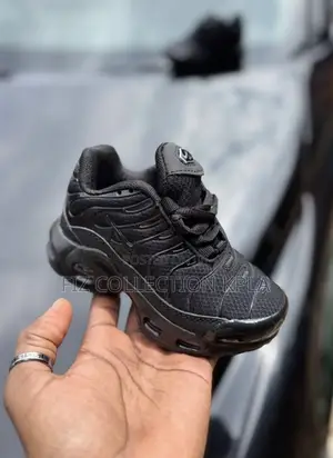 Kids Black Nike TN