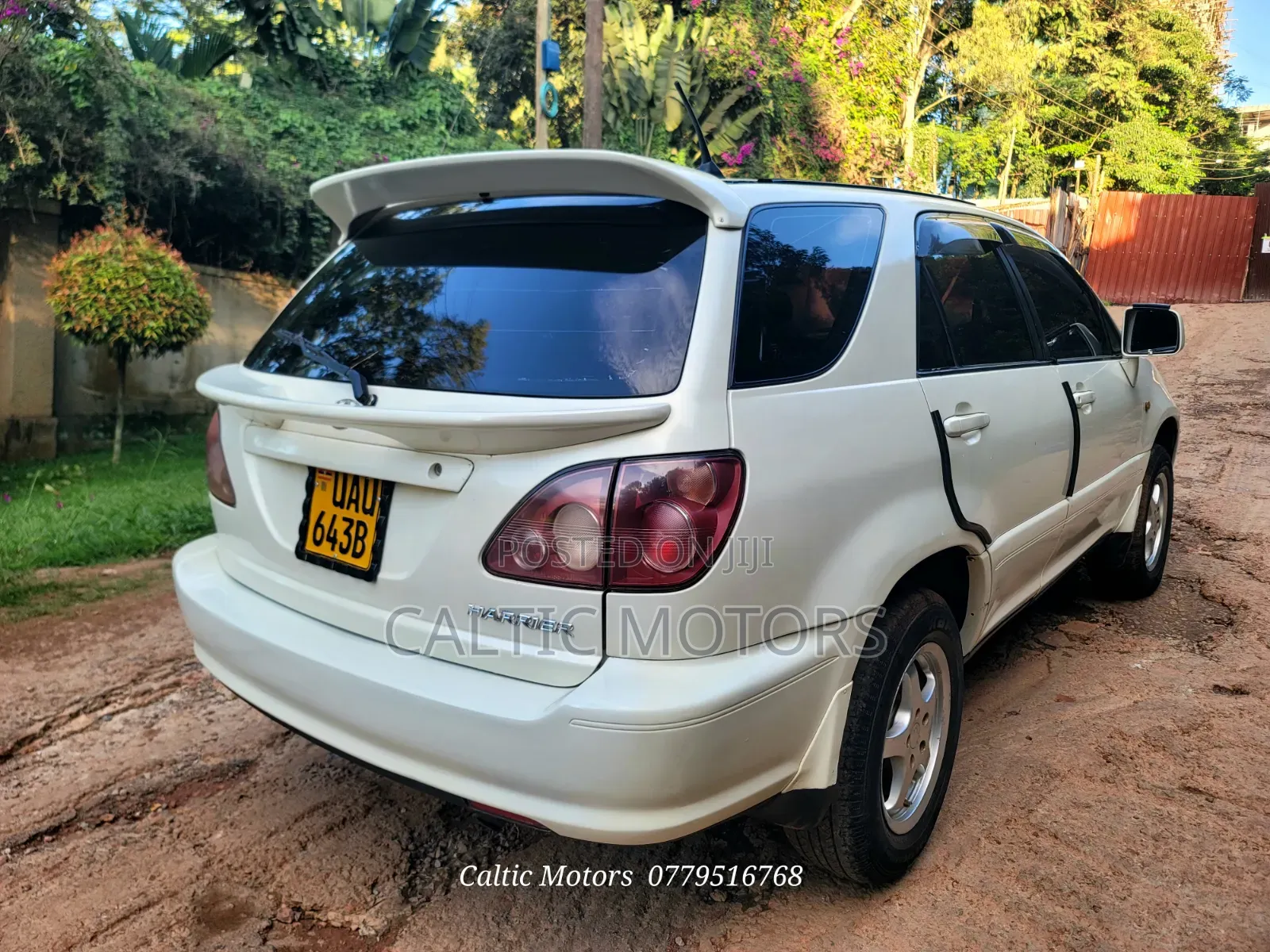 Toyota Harrier 2000 White