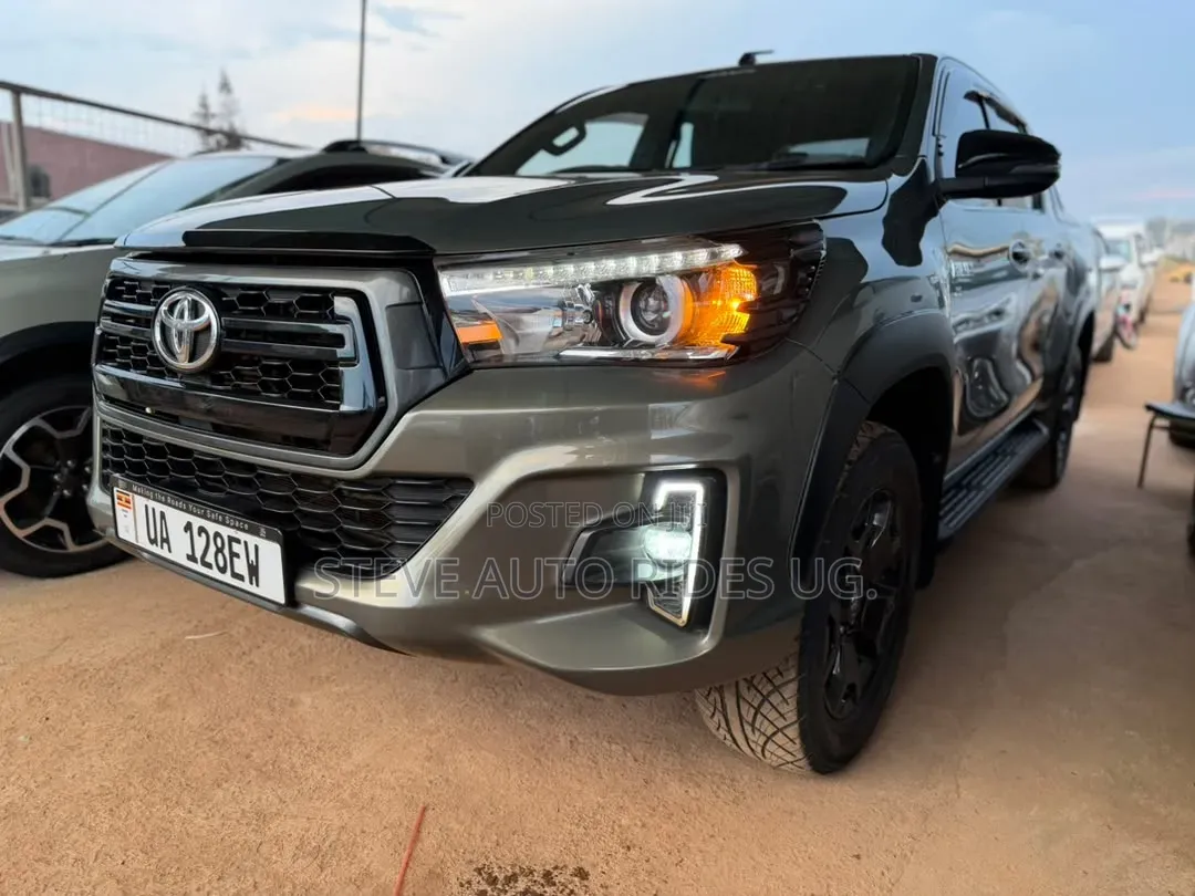 Toyota Hilux 2018 Gray
