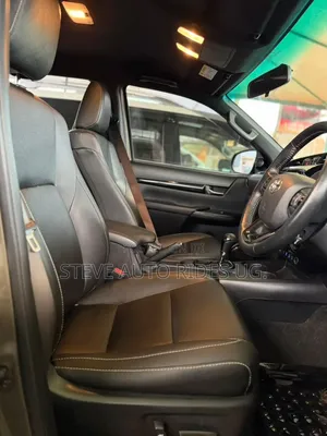 Toyota Hilux 2018 Gray