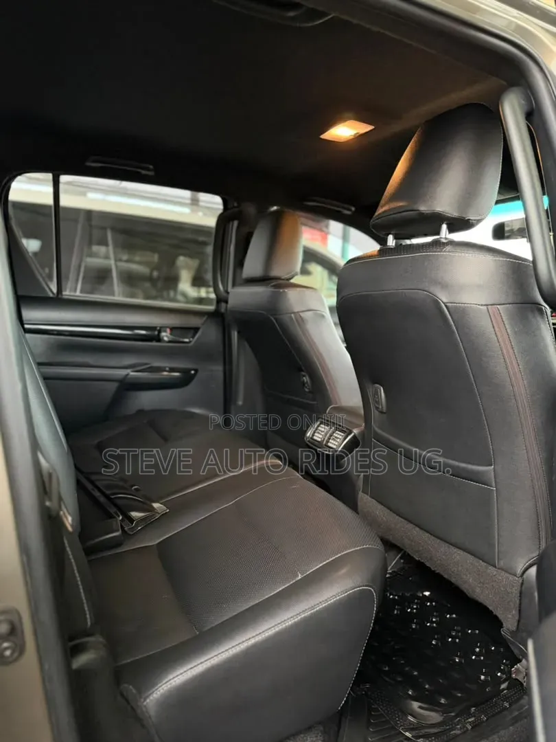 Toyota Hilux 2018 Gray