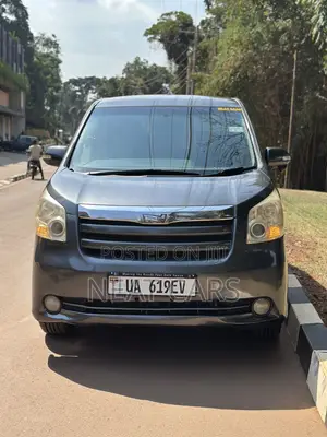 Toyota Noah 2010 Gray