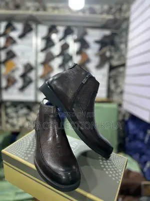 Clarks Executive Side Zip Ankle Boot