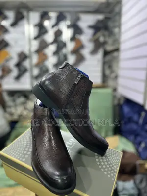 Clarks Executive Side Zip Ankle Boot