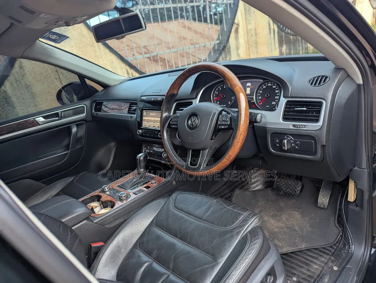 Volkswagen Touareg 2014 Black