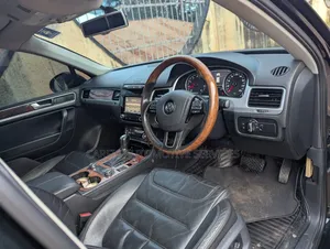 Volkswagen Touareg 2014 Black