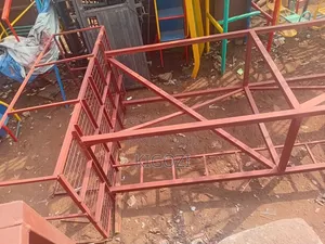 Stand Tank