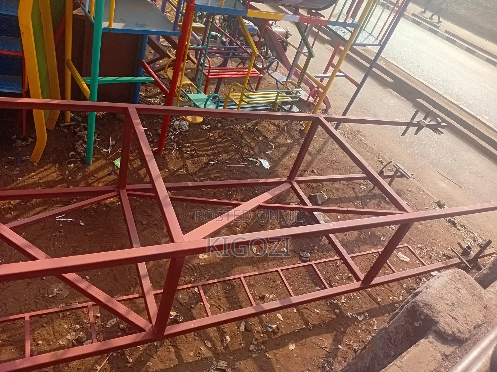 Stand Tank