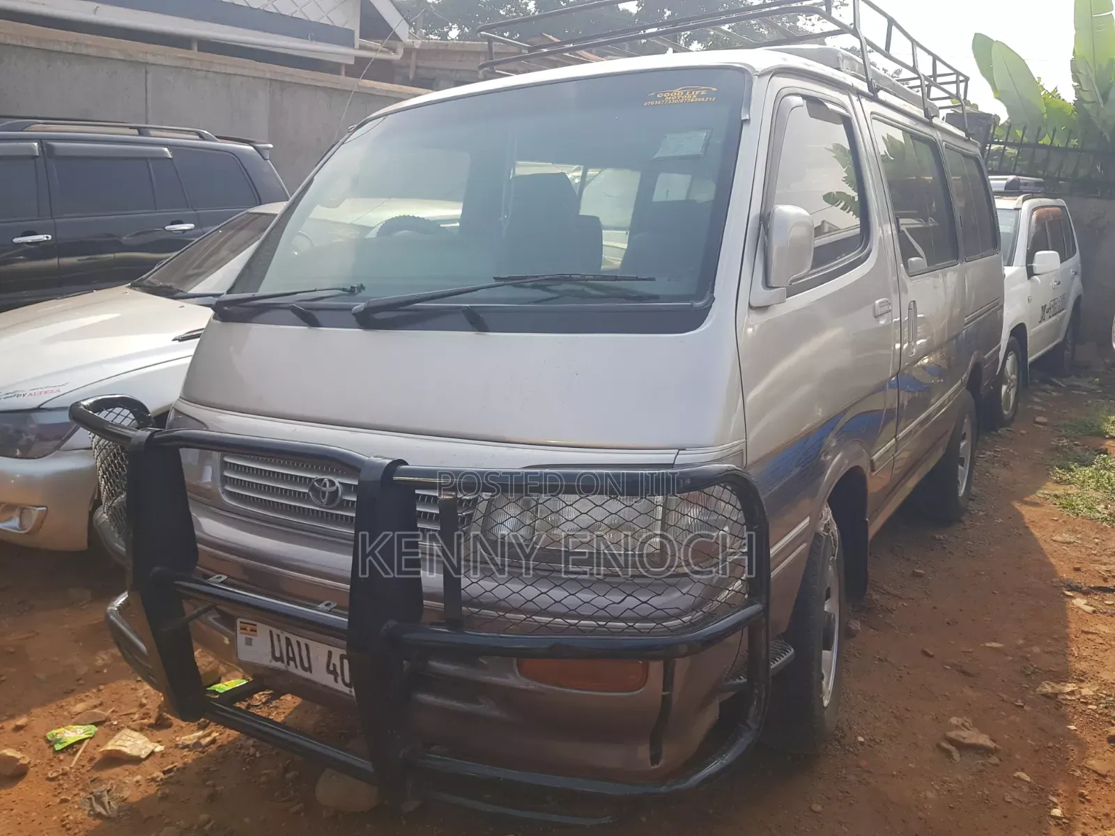 Toyota HiAce 2002 Silver