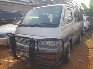 Toyota HiAce 2002 Silver