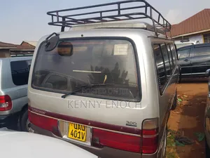 Toyota HiAce 2002 Silver