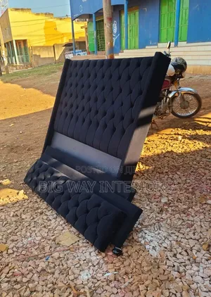 Black Chesterfield 5by6 Bed