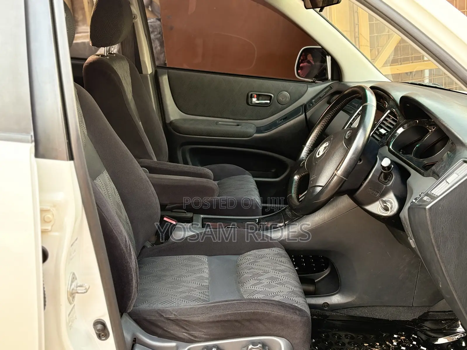 Toyota Kluger 2005 White