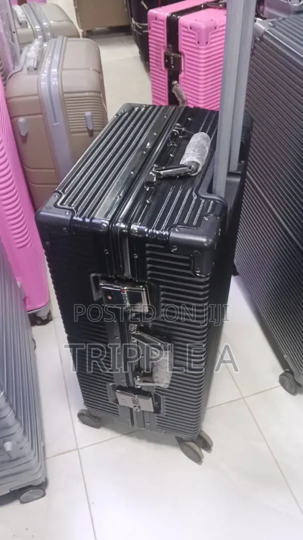 Noble Medium Suitcase