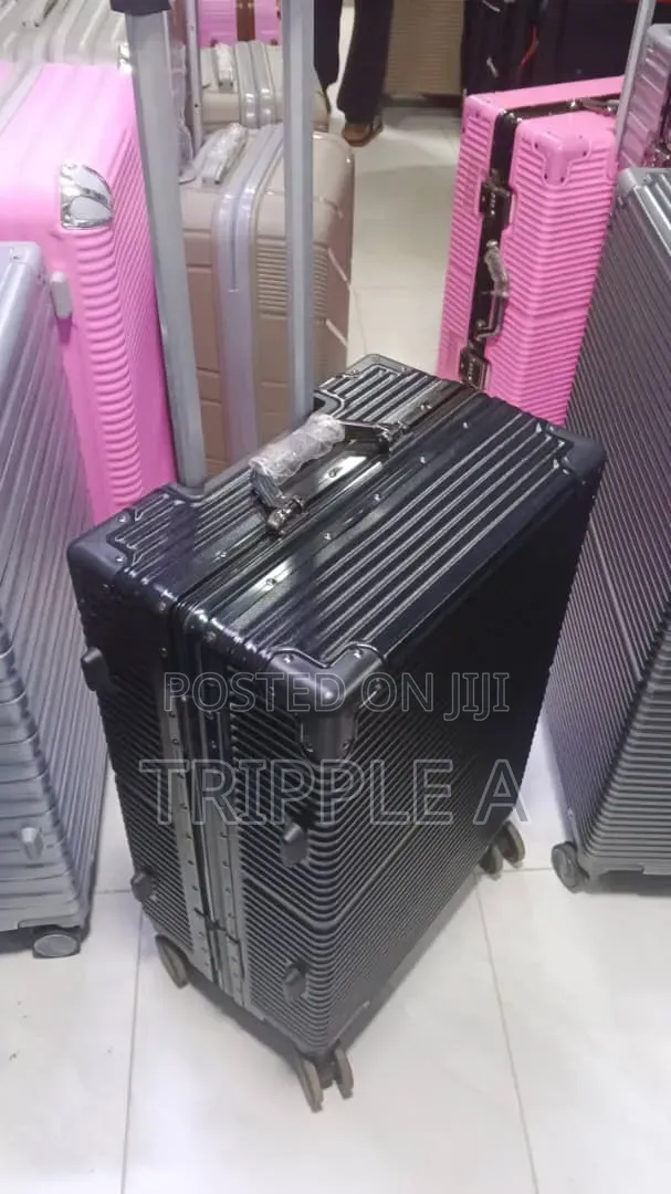 Noble Medium Suitcase