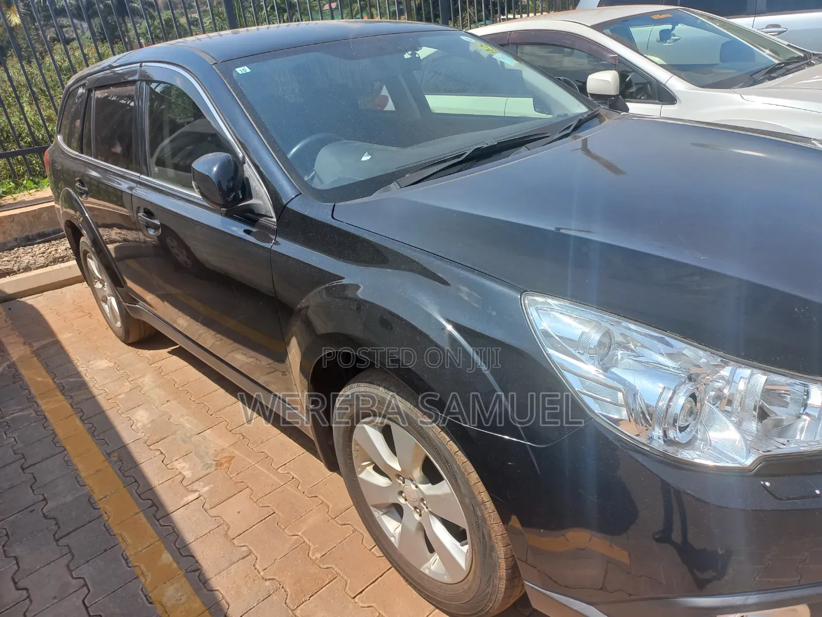 Subaru Outback 2.5i Limited 2011 Black