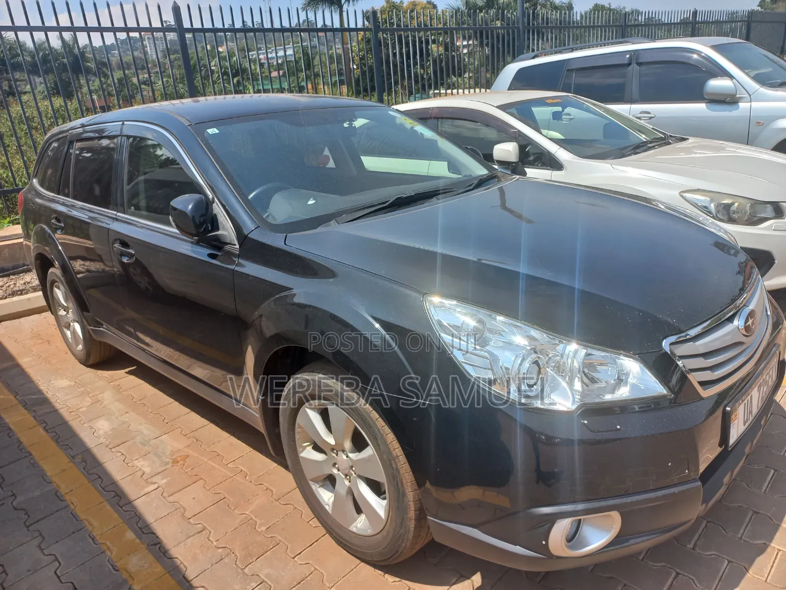 Subaru Outback 2.5i Limited 2011 Black