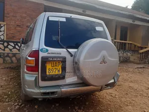Mitsubishi Pajero 2002 Silver