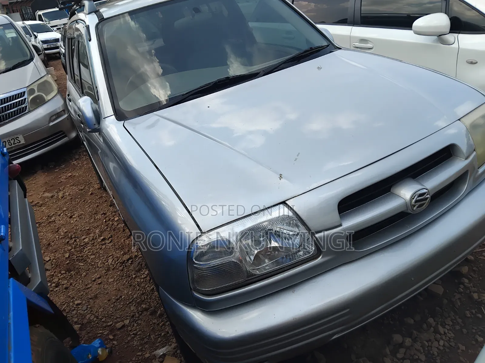 Suzuki Escudo 2003 Silver