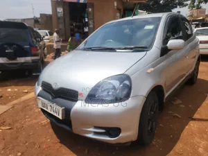 Toyota Vitz 2003 Silver