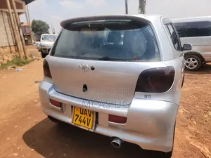 Toyota Vitz 2003 Silver