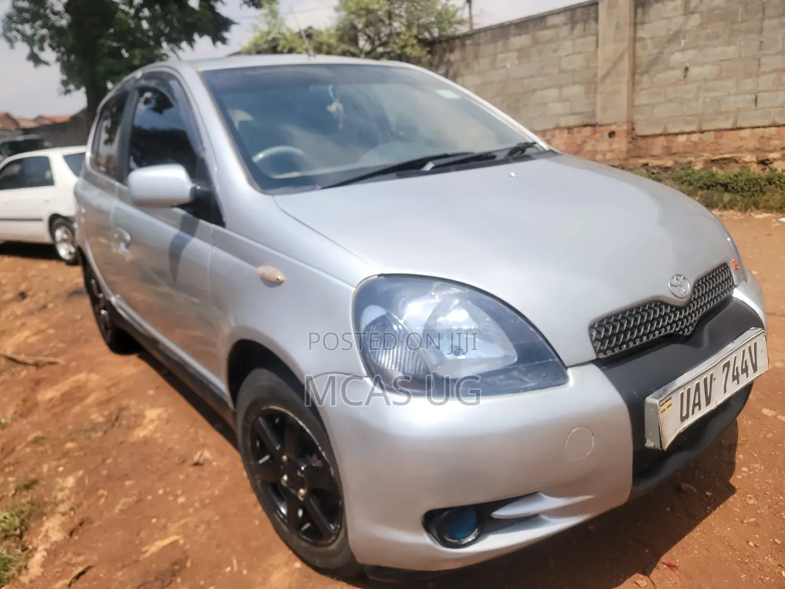 Toyota Vitz 2003 Silver
