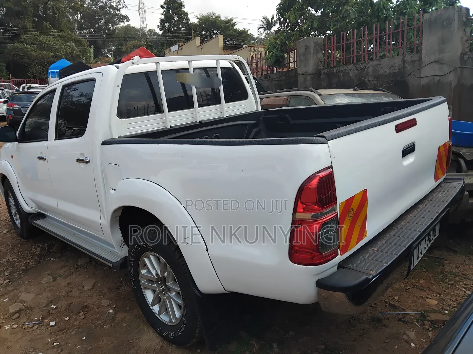 Toyota Hilux 2009 White
