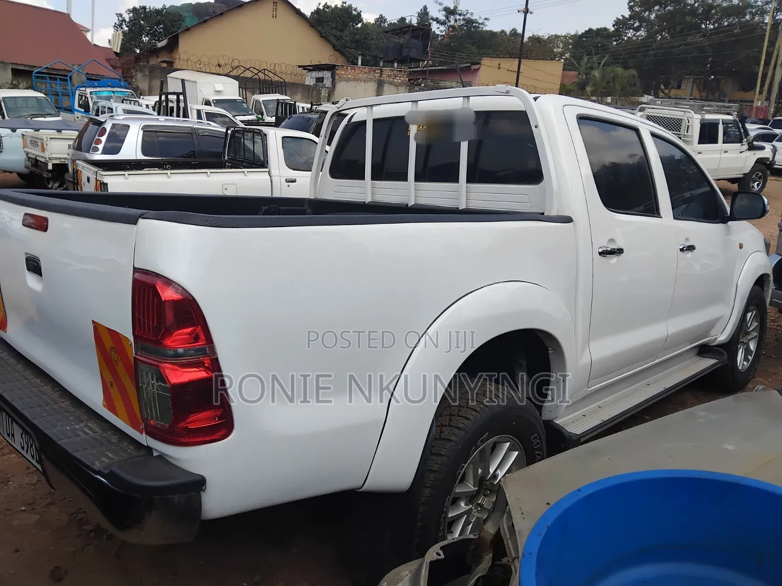 Toyota Hilux 2009 White