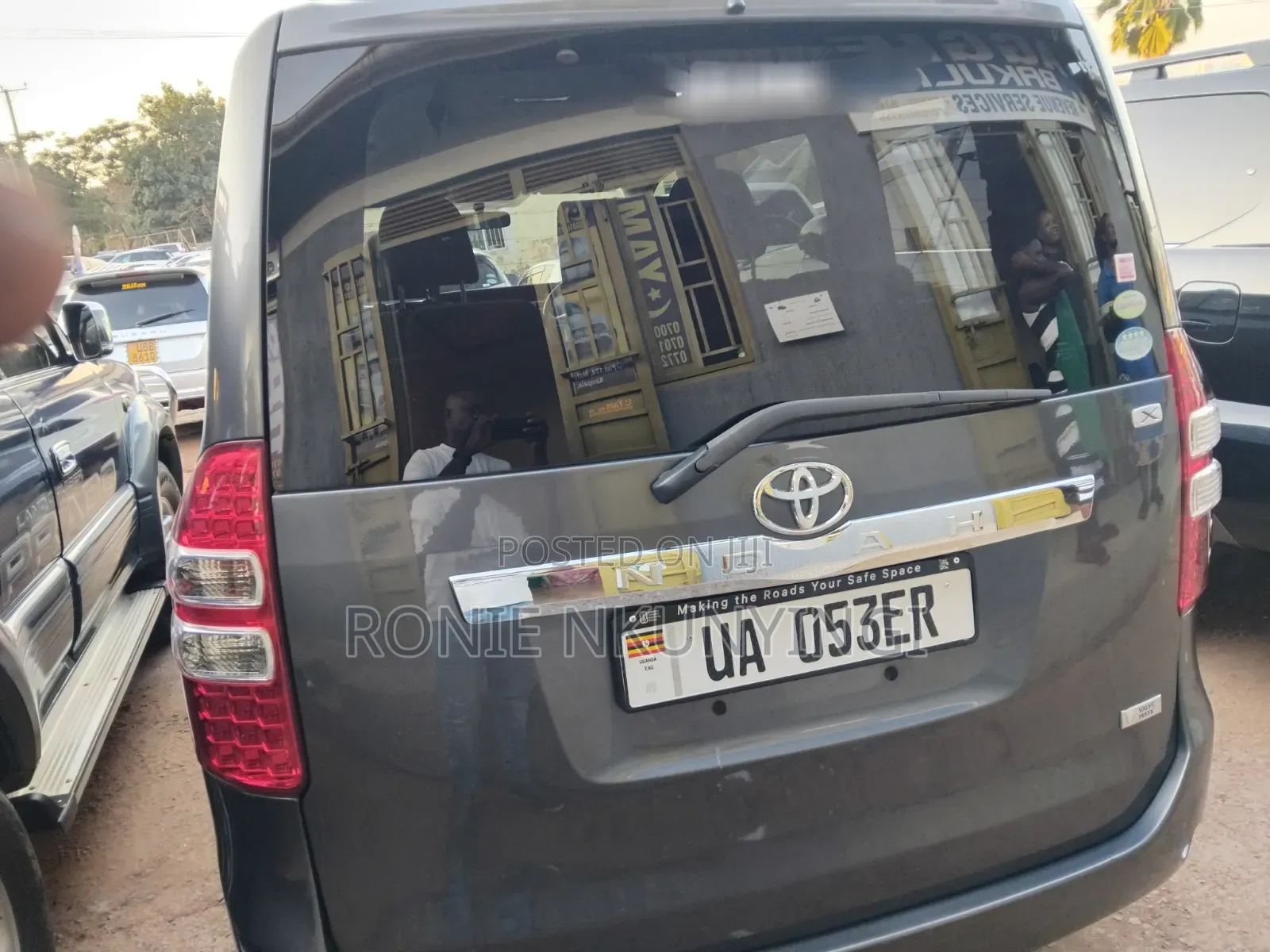 Toyota Noah 2012 Gray