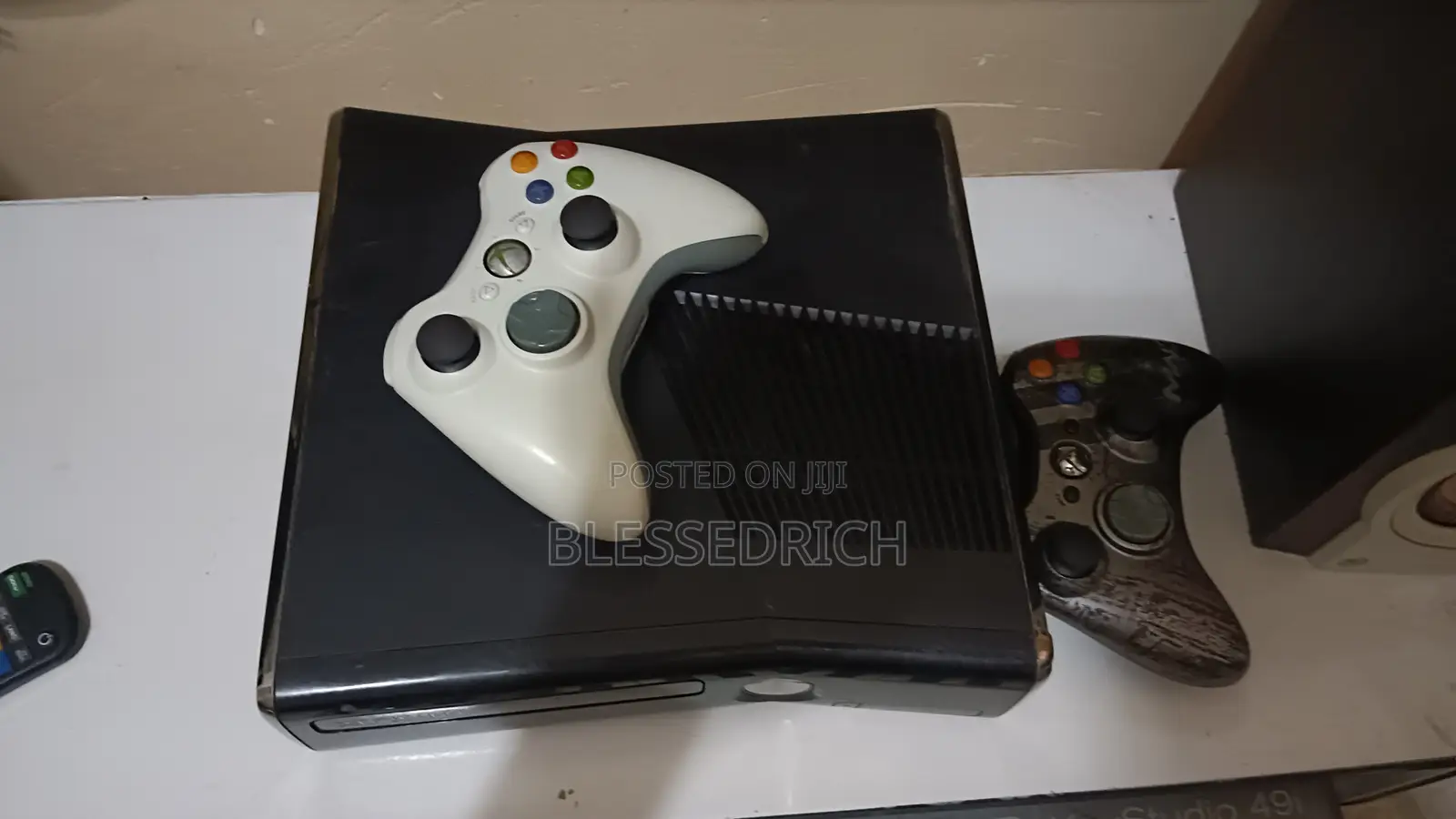 Xbox 360 Console With 2Pads and Games.