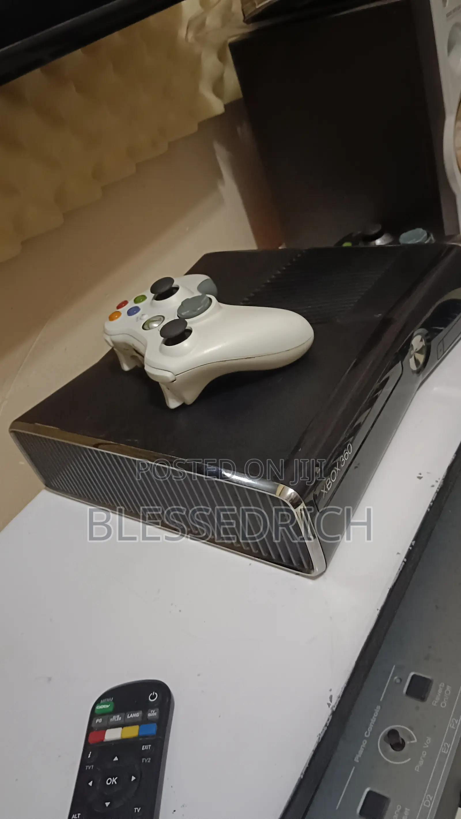Xbox 360 Console With 2Pads and Games.
